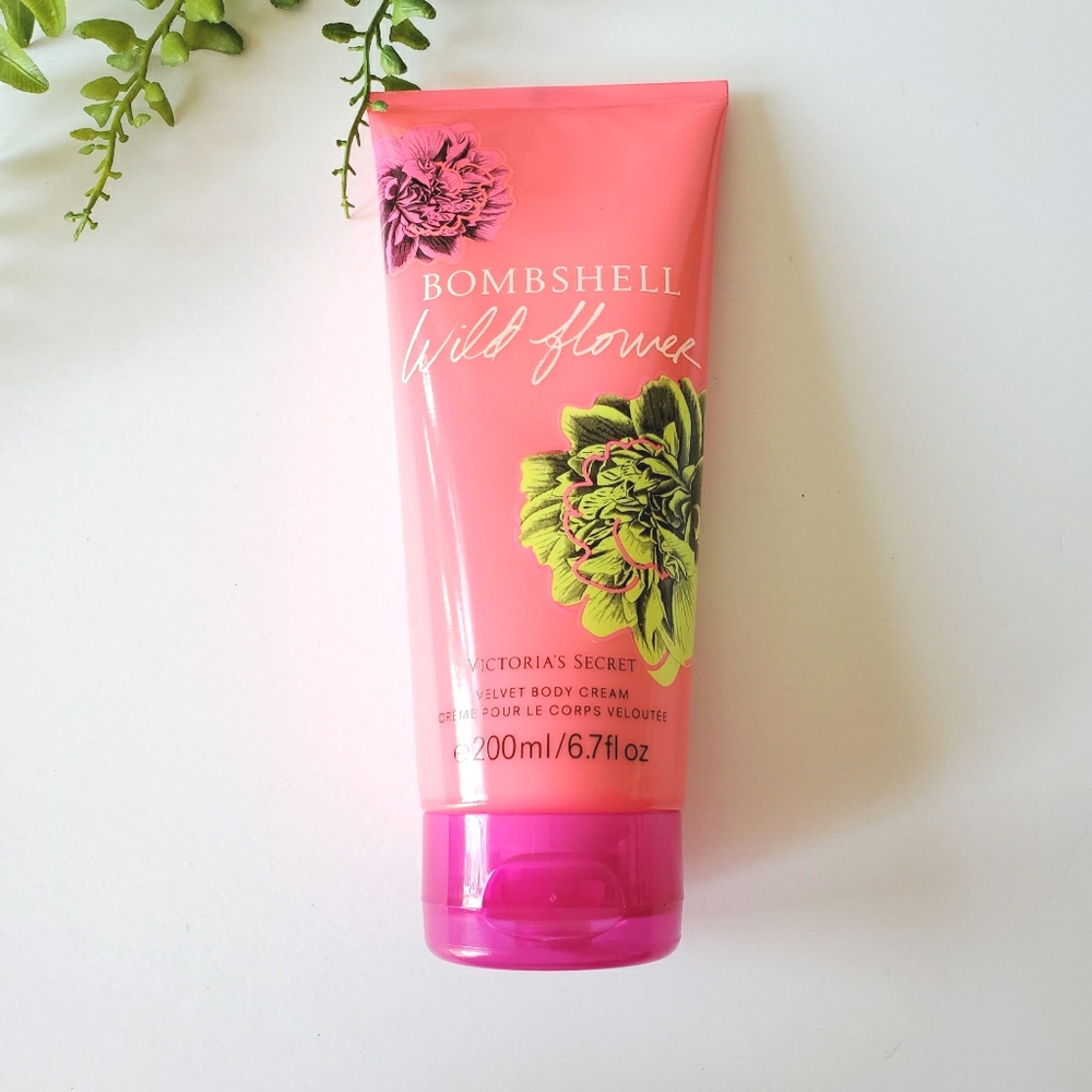 Victoria's Secret Pink Bombshell Wildflower Lotion